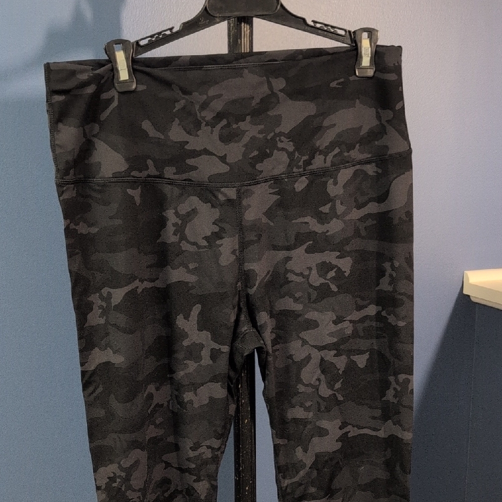 Black Camouflage Leggings XL